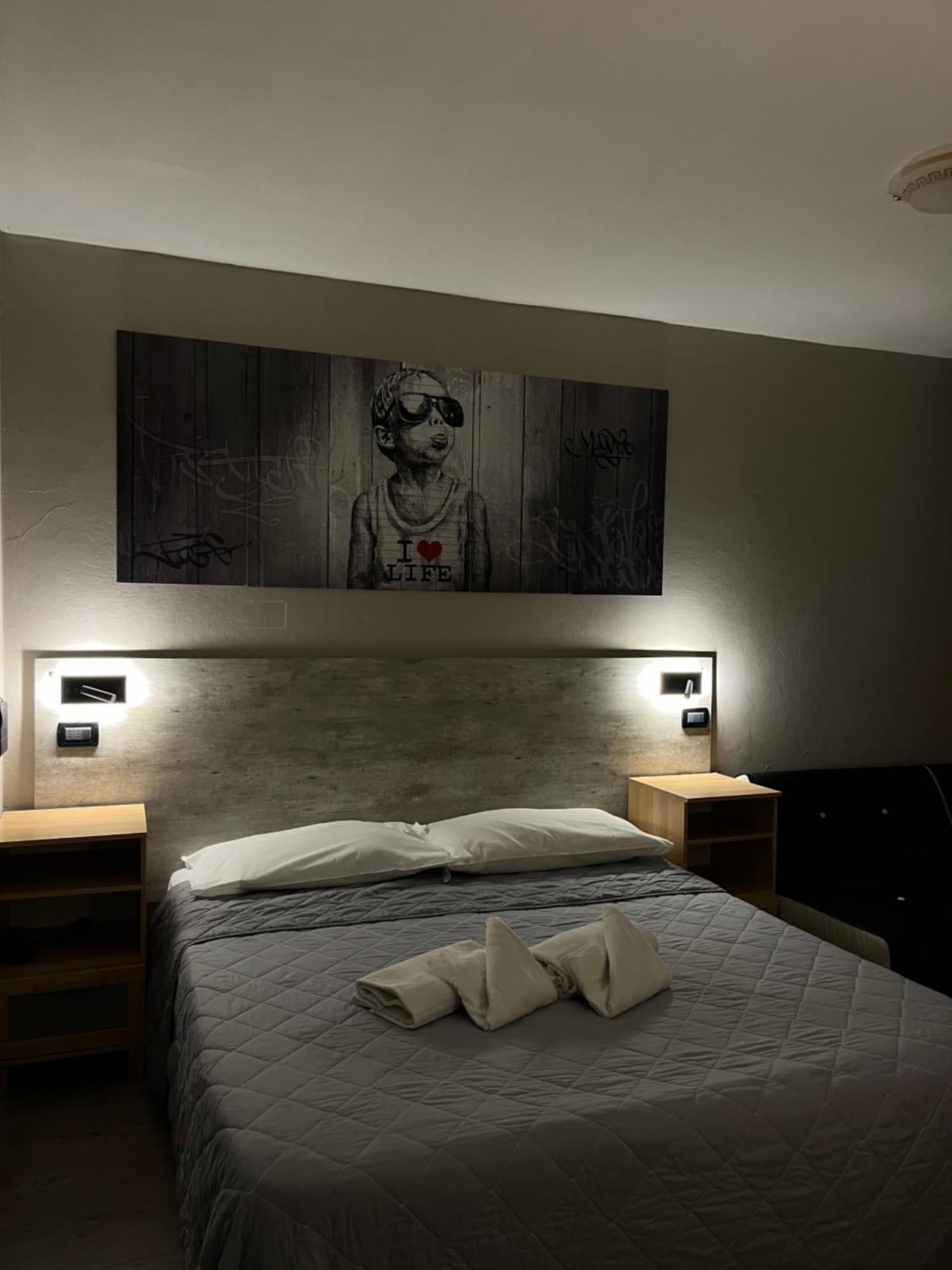 Hotel Pino เลริชี ภายนอก รูปภาพ