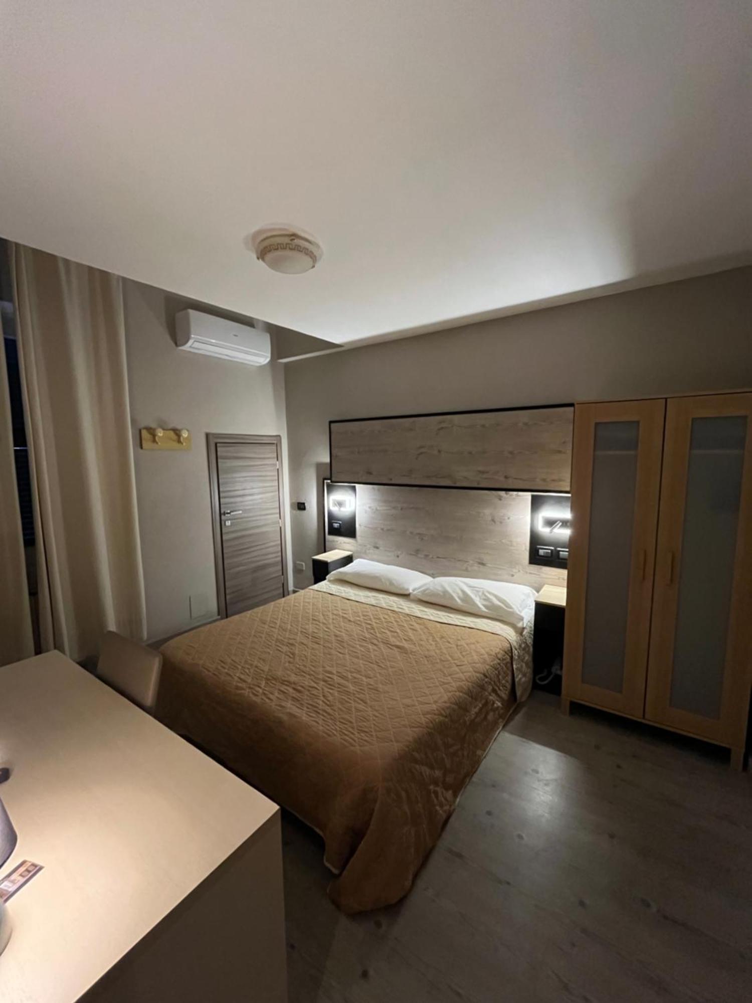 Hotel Pino เลริชี ภายนอก รูปภาพ