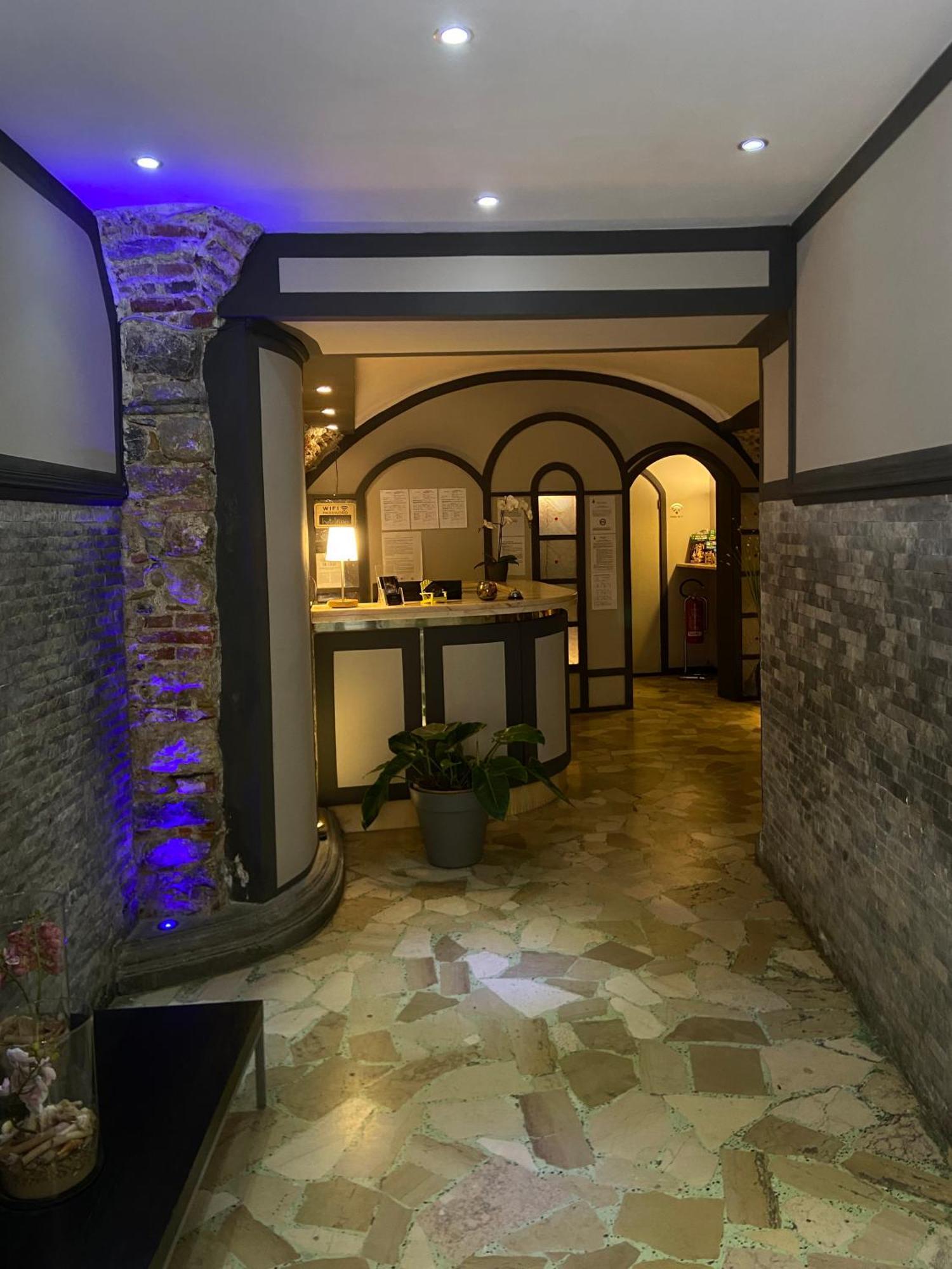 Hotel Pino เลริชี ภายนอก รูปภาพ