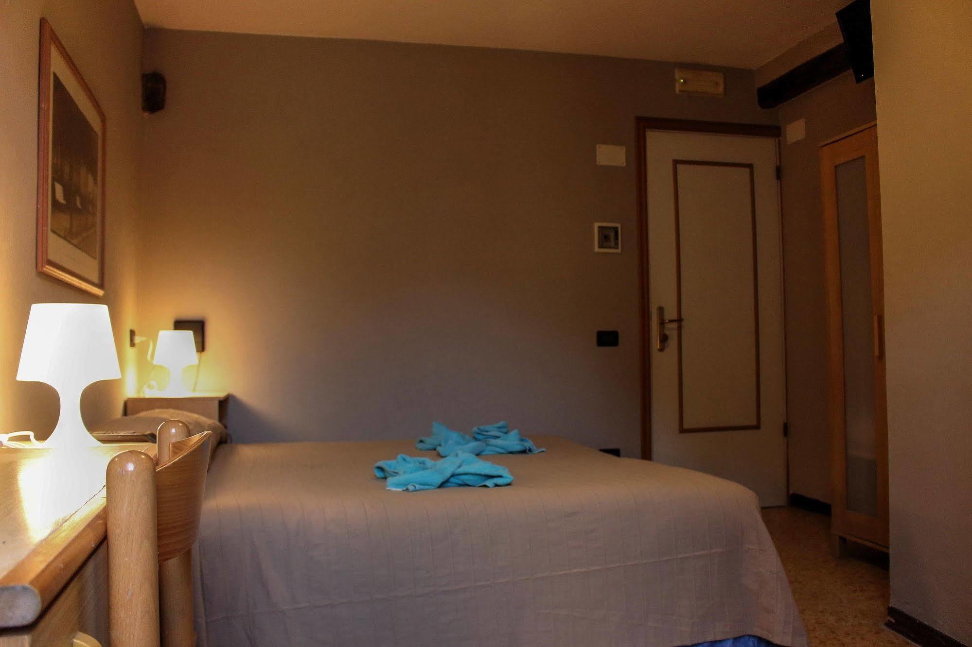 Hotel Pino เลริชี ภายนอก รูปภาพ